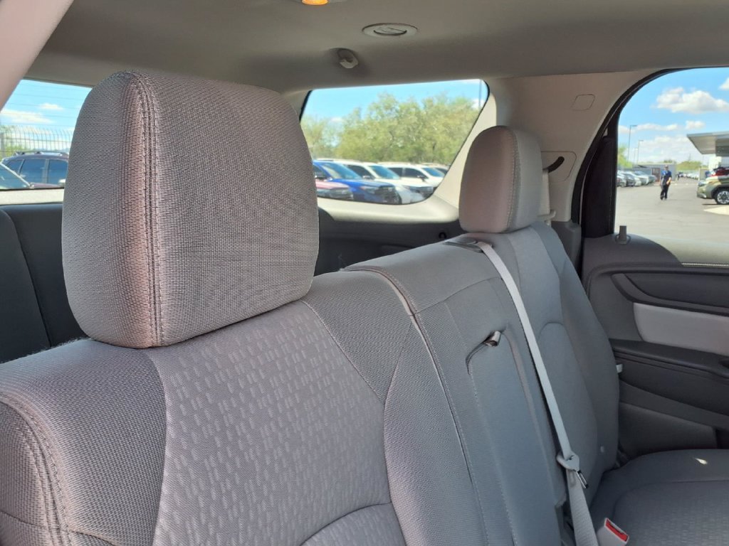 Used 2015 GMC Acadia SLE FWD image 22