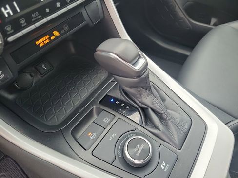 Certified 2021 Toyota RAV4 XLE Premium image 27