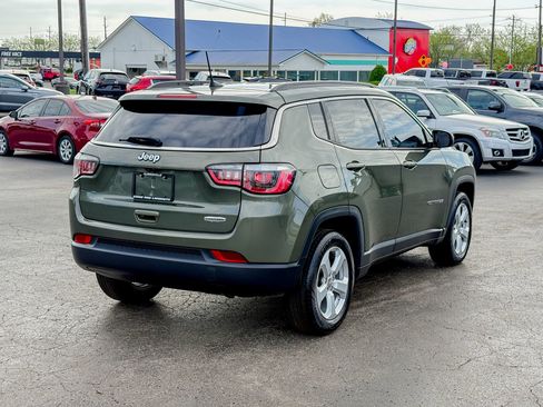 Used 2018 Jeep Compass Latitude w/ Popular Equipment Group FWD image 13
