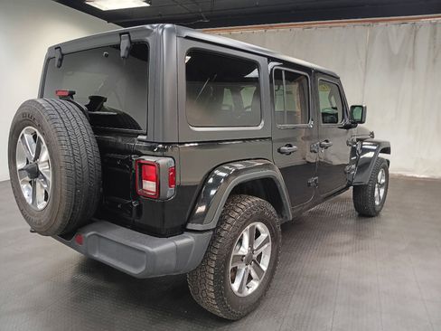 Used 2020 Jeep Wrangler Unlimited Sahara image 4