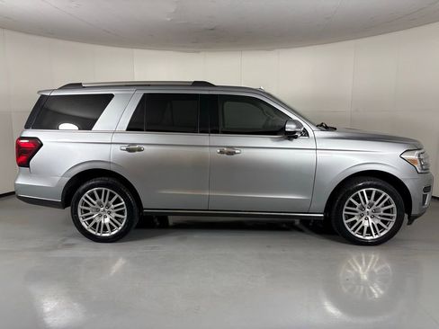 Used 2023 Ford Expedition Limited AWD/4WD image 9