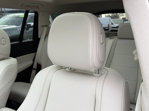 New 2026 Mercedes-Benz GLS 450 4MATIC image 3