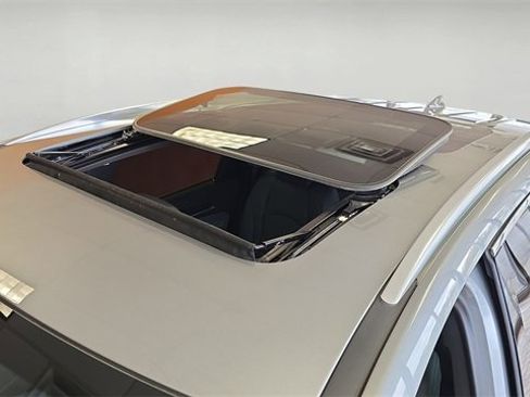 Used 2024 Buick Enclave Essence w/ Experience Buick Package image 29