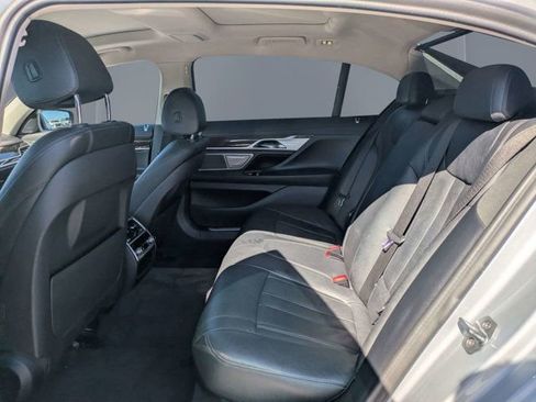 Used 2019 BMW 740i w/ Cold Weather Package RWD image 11