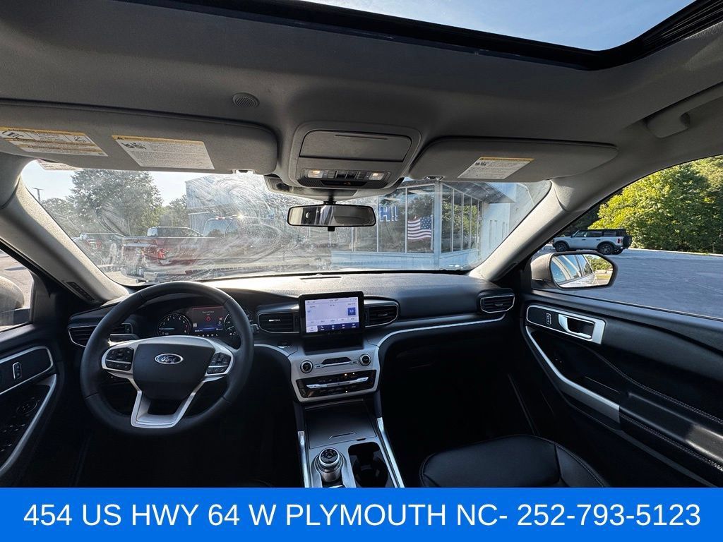 Used 2022 Ford Explorer XLT w/ Equipment Group 202A AWD/4WD image 10