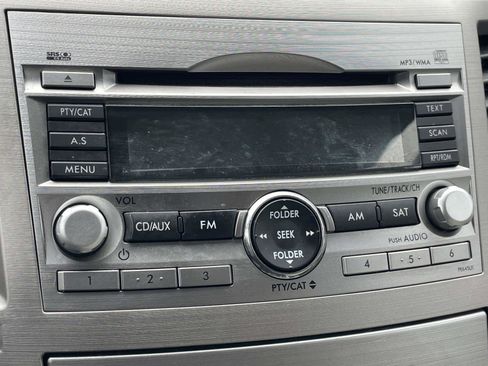 Used 2011 Subaru Outback 2.5i Premium image 19