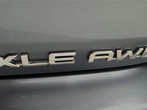 Certified 2022 Toyota Highlander XLE image 26