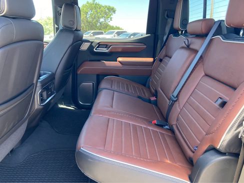 Used 2025 GMC Sierra 1500 Denali Ultimate AWD/4WD image 5