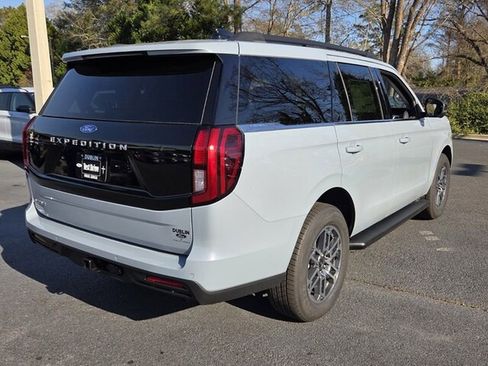 New 2026 Ford Expedition Active image 15