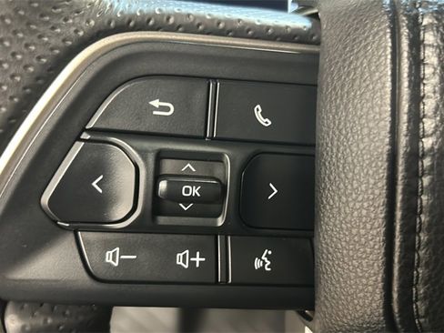 Used 2025 Toyota 4Runner 4WD image 17