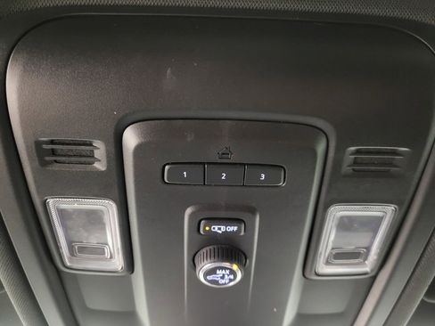 Used 2021 Chevrolet Tahoe Z71 AWD/4WD image 17