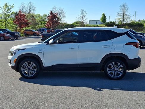 Used 2021 Kia Seltos LX AWD/4WD image 6
