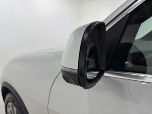 Certified 2024 BMW X5 xDrive40i w/ Premium Package AWD/4WD image 9