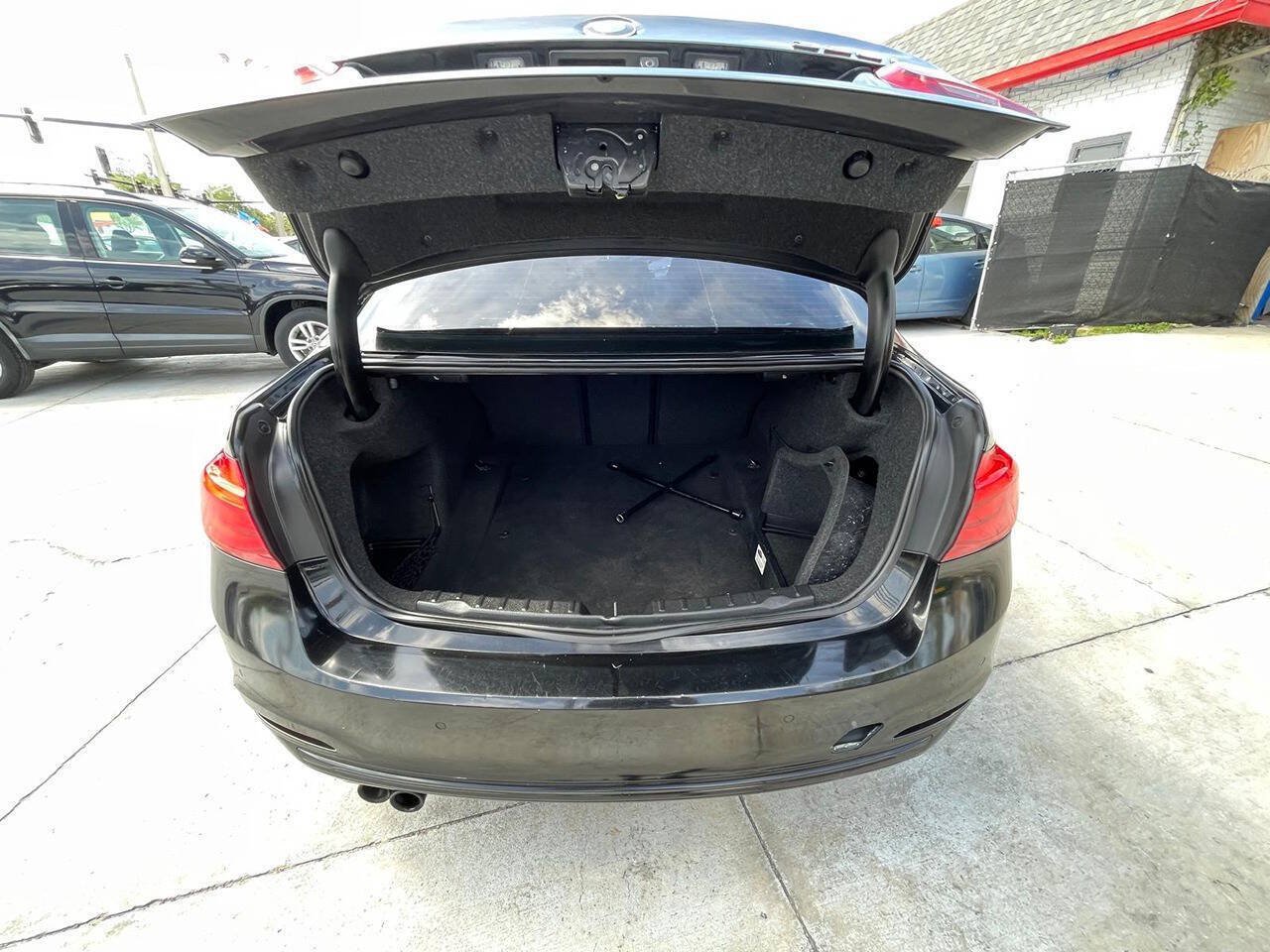 Used 2016 BMW 328i Sedan RWD image 11
