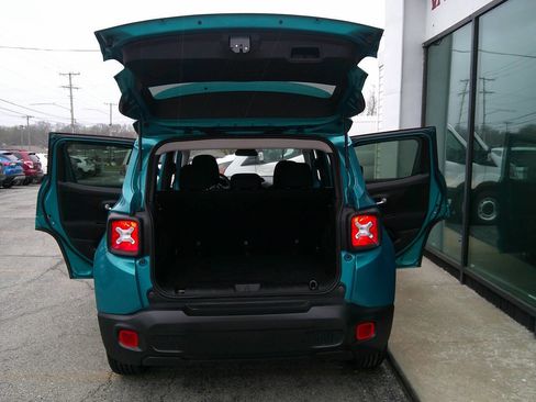 Used 2019 Jeep Renegade Latitude FWD image 7