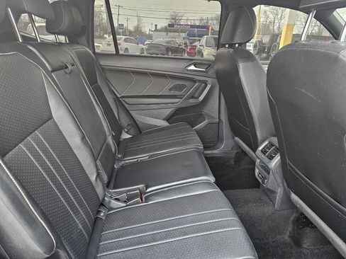 Used 2024 Volkswagen Tiguan SE R-Line image 36