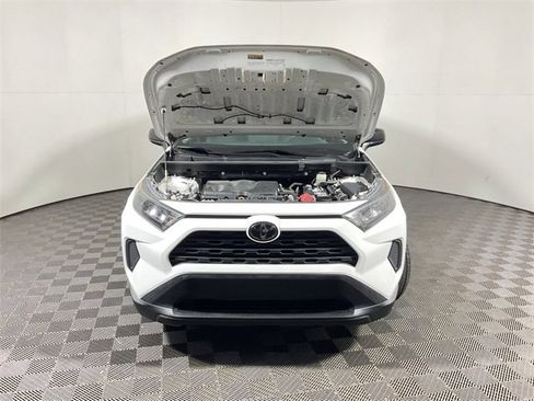 Used 2019 Toyota RAV4 LE w/ Carpet Mat Package image 5