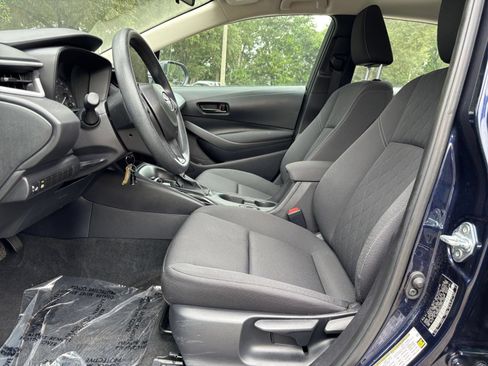 Used 2025 Toyota Corolla LE FWD image 20