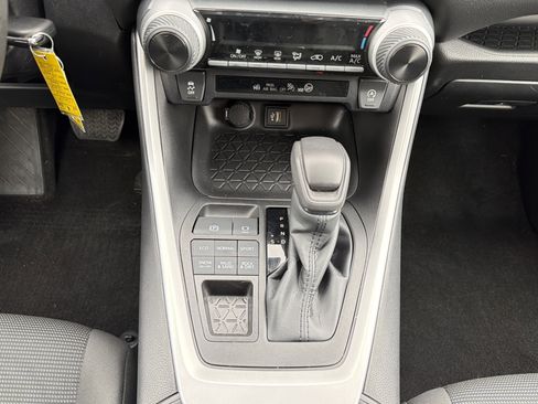 Used 2023 Toyota RAV4 LE image 19