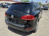 Used 2013 Volkswagen Touareg Sport image 3