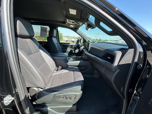 Used 2025 Chevrolet Suburban RST w/ Comfort Package AWD/4WD image 33