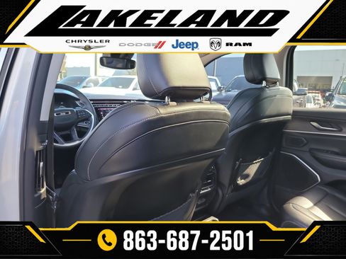 Used 2023 Jeep Grand Cherokee L Limited w/ Black Appearance Package RWD image 13