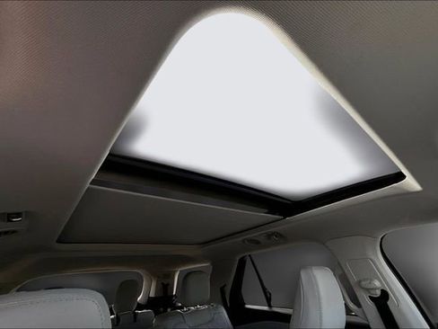 Certified 2025 Ford Explorer Platinum w/ Ultimate Package image 12