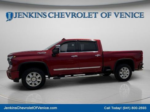 Used 2024 Chevrolet Silverado 2500 High Country w/ High Country Premium Package AWD/4WD image 3