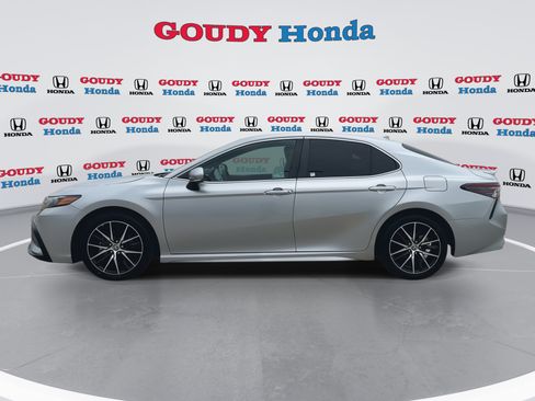Used 2023 Toyota Camry SE w/ Convenience Package FWD image 5