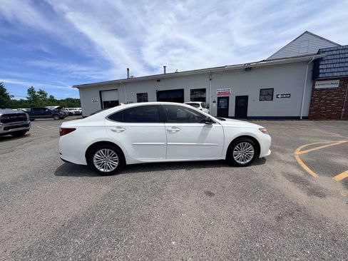 Used 2014 Lexus ES 350 w/ Luxury Package FWD image 32