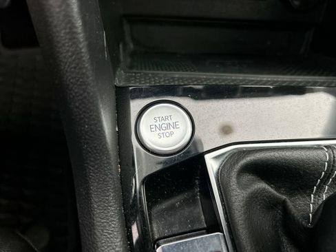 Certified 2023 Volkswagen Taos SE FWD image 32