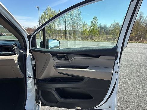 Used 2024 Honda Odyssey Touring image 16