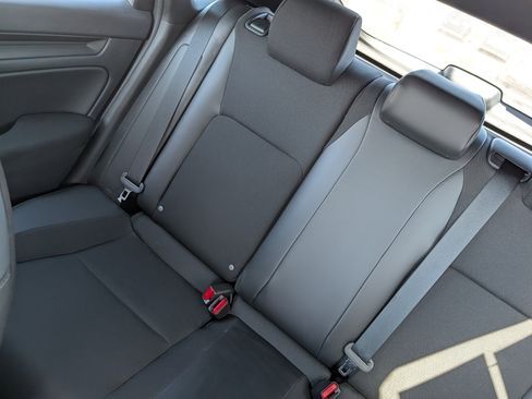 Used 2023 Honda Civic Sport image 12