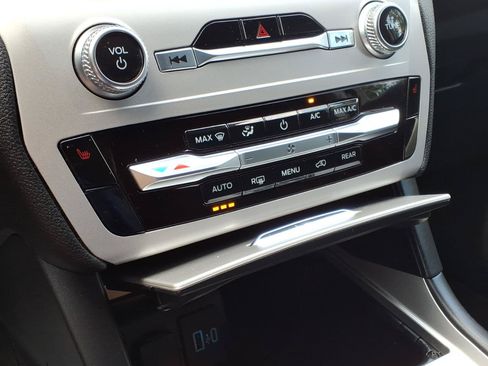 Certified 2023 Ford Explorer XLT AWD/4WD image 19