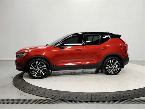 Used 2021 Volvo XC40 T5 R-Design w/ Protection Package image 4