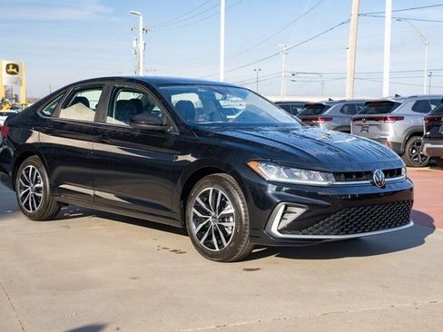 New 2026 Volkswagen Jetta SE image 8