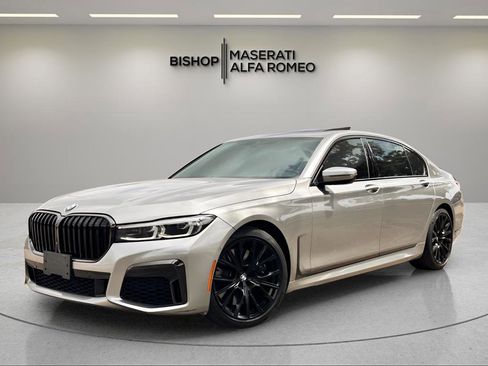 Used 2022 BMW 750i xDrive w/ M Sport Package AWD/4WD image 3