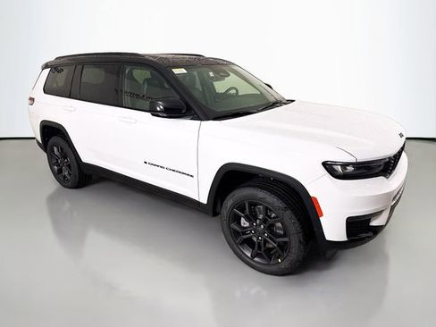 New 2025 Jeep Grand Cherokee L Limited image 3
