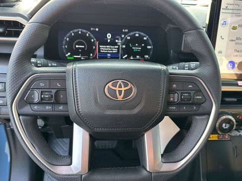 New 2026 Toyota 4Runner Hybrid Platinum image 17