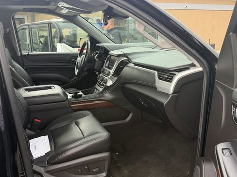 Used 2016 GMC Yukon SLT w/ Open Road Package AWD/4WD image 17