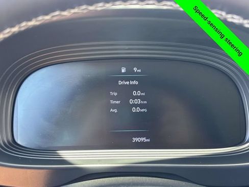 Used 2023 Hyundai Venue SEL FWD image 21