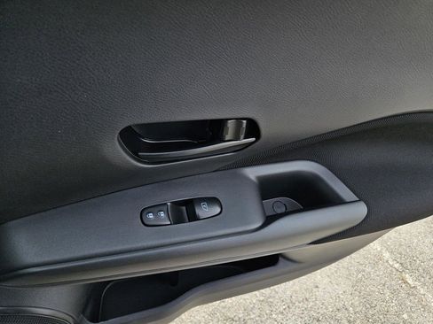 New 2025 Nissan Kicks S image 6