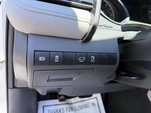 Used 2019 Toyota Camry SE w/ Protection Package (Q2) FWD image 18