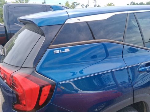 Used 2020 GMC Terrain SLE FWD image 8