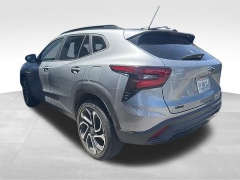 Used 2024 Chevrolet Trax RS w/ Sunroof Package image 4