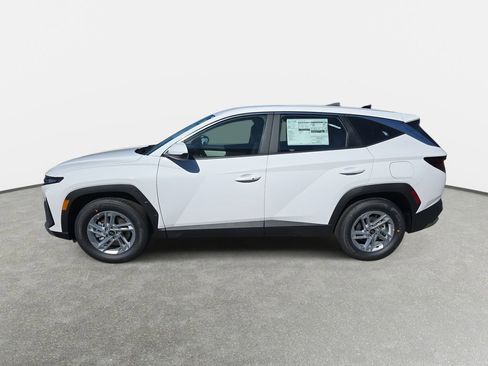 Certified 2026 Hyundai Tucson SE FWD image 2