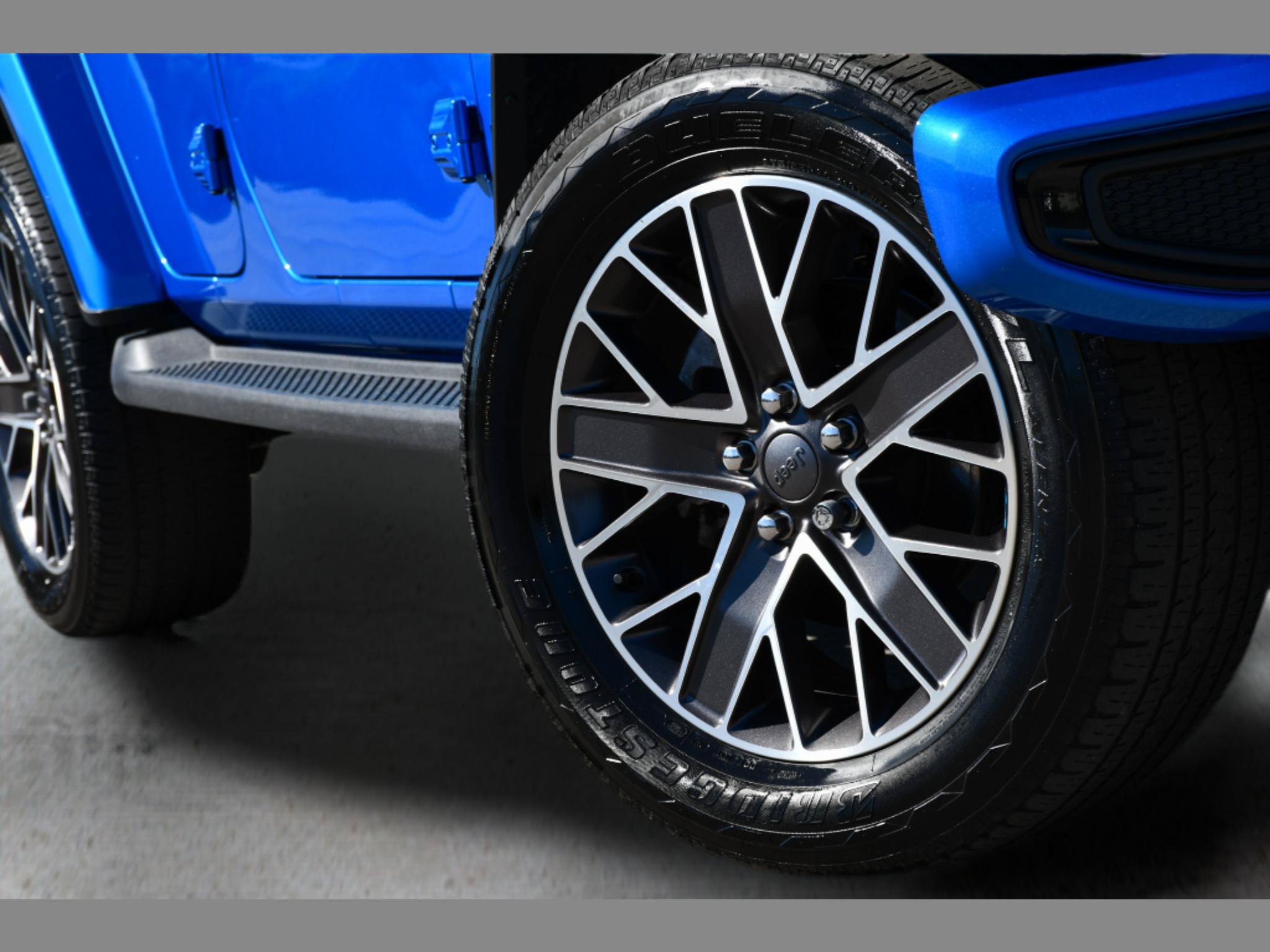 Used 2022 Jeep Wrangler Unlimited Sahara AWD/4WD image 11