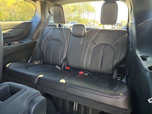 New 2026 Chrysler Pacifica Select w/ S Appearance Package FWD image 14
