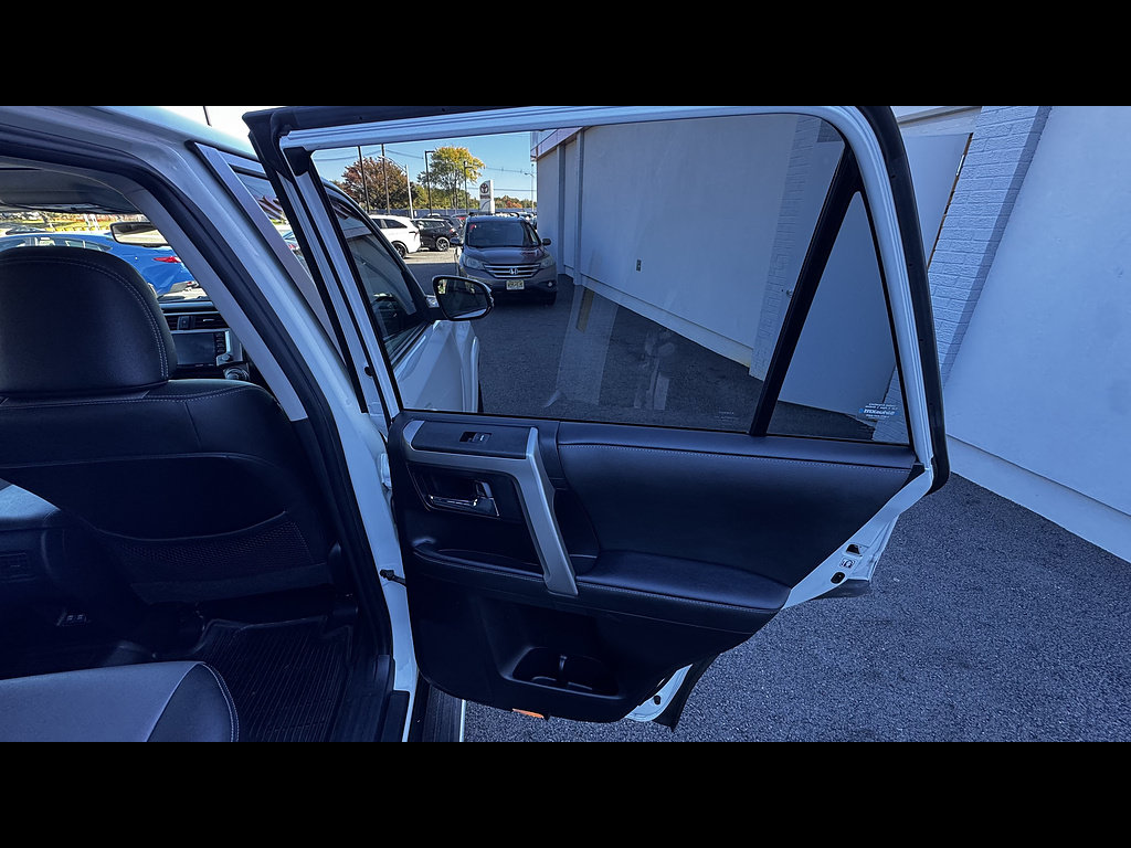 Certified 2020 Toyota 4Runner SR5 Premium w/ Moonroof Package AWD/4WD image 29