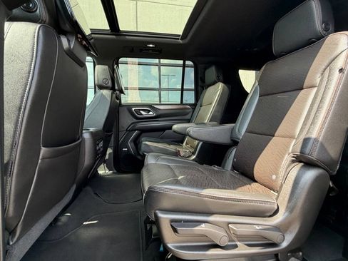 Used 2021 Chevrolet Suburban High Country AWD/4WD image 22